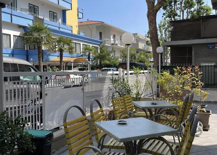 Colibri 3* ريميني